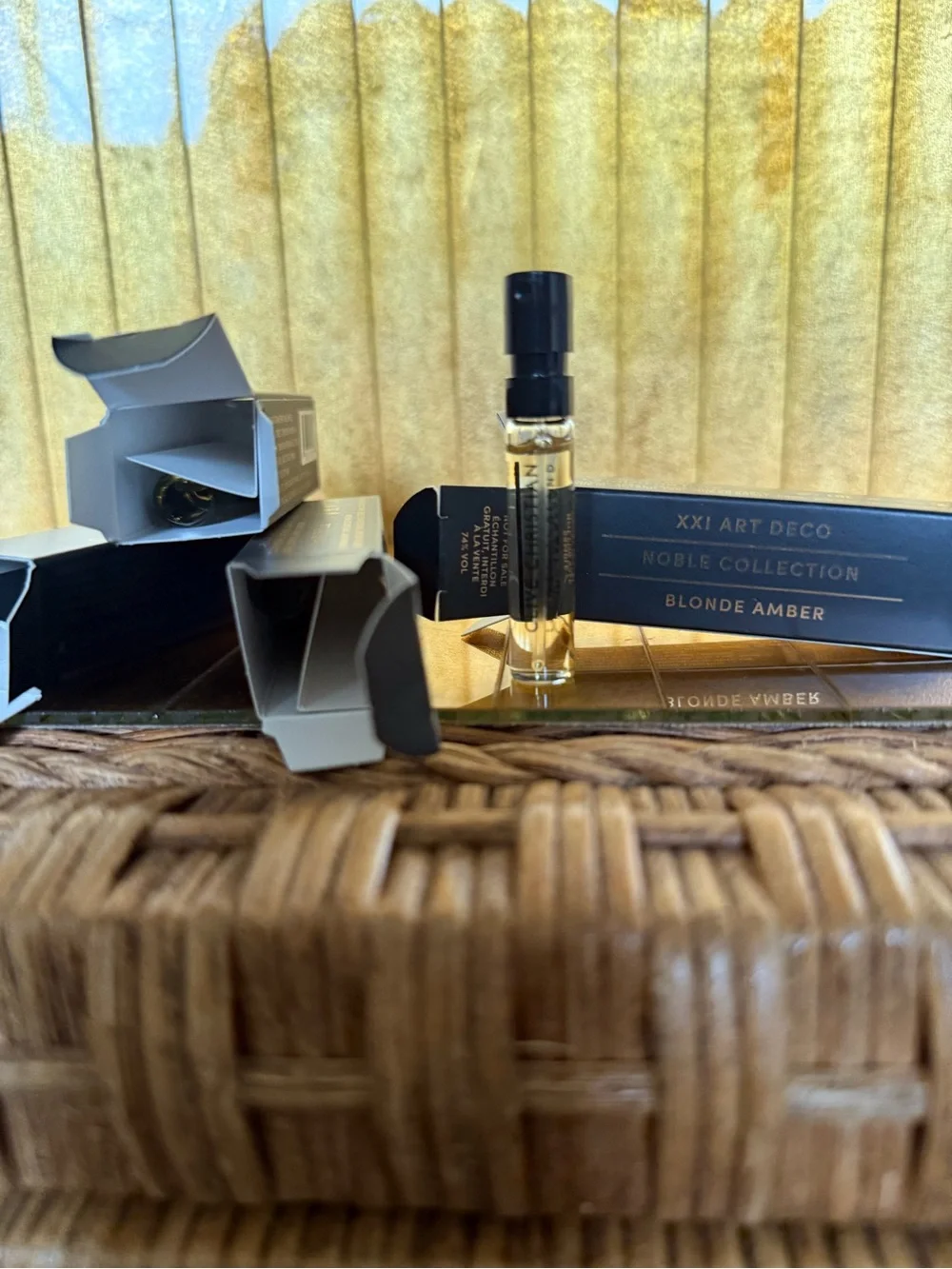 Clive Christensen Blond, Amber, Kashmir, musk
